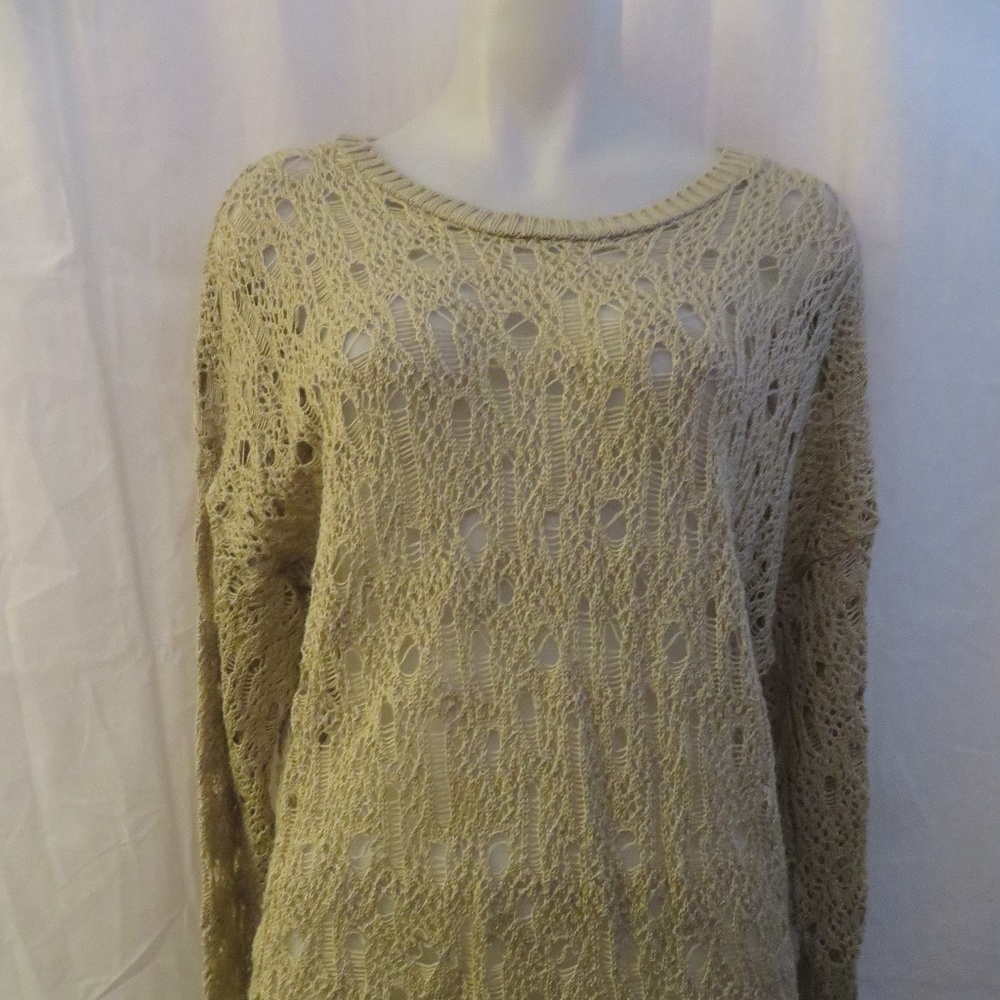 Y LONDON GOLD CROCHET KNIT TOP M